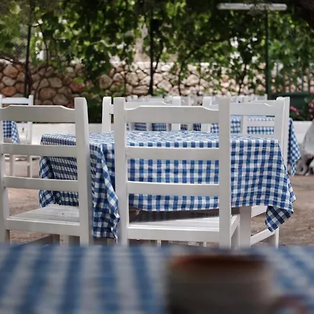 Hotel Nuanti Himara