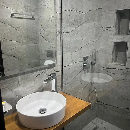 Nuanti Hotel 3*