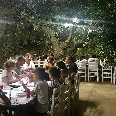 Hotel Nuanti Himara