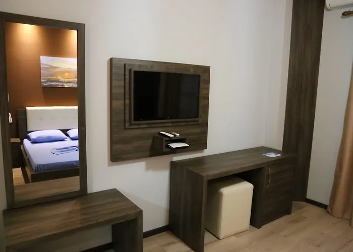 Otel Nuanti 3*